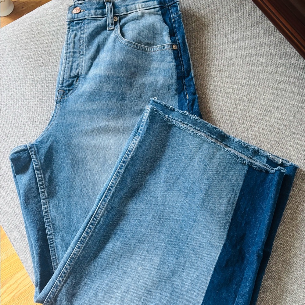 GAP High Rise Wide-Leg two tone Crop Jeans in Blue